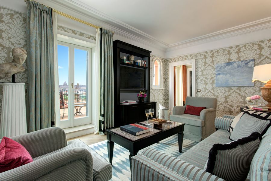 Hotel_de_la_Ville_-_Canova_Suite_1.JPG