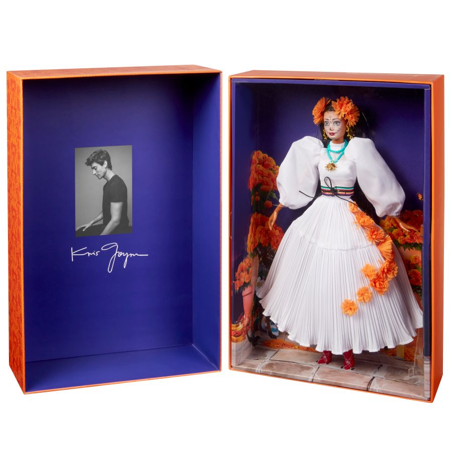 Barbie Kris Goyri Día de Muertos