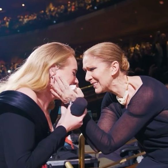 Adele abraza a Celine Dion