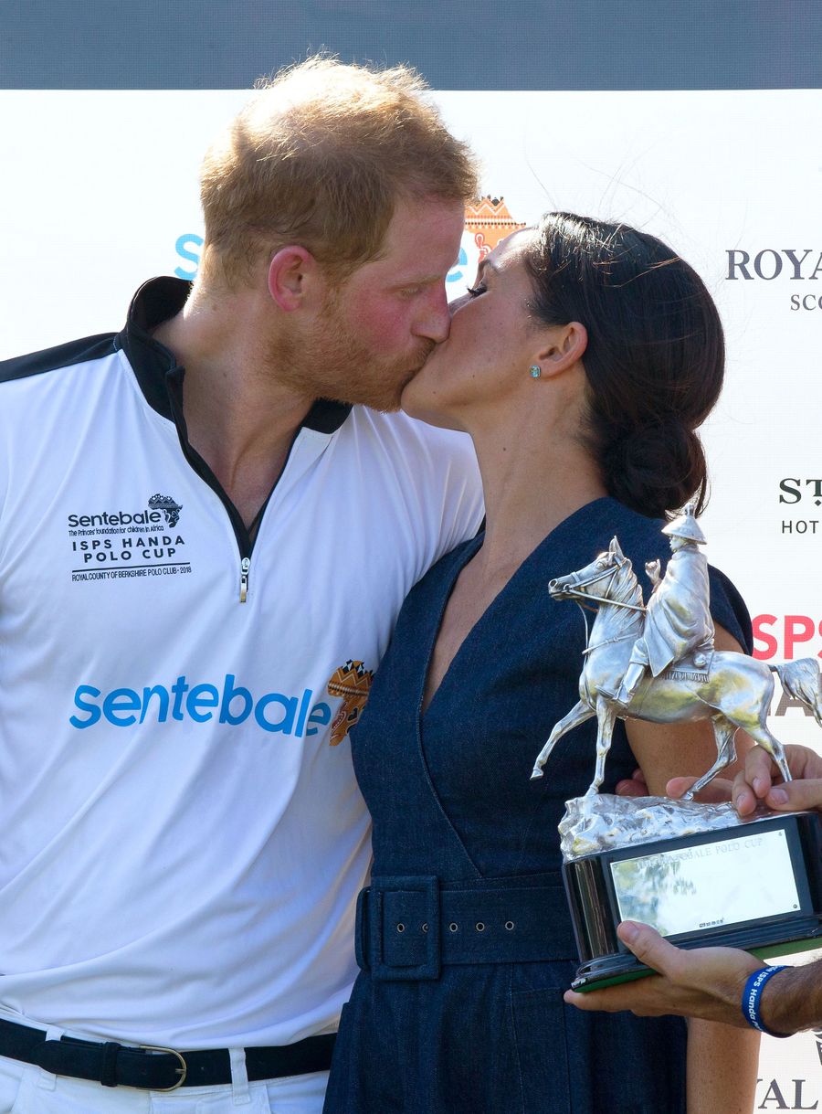 El príncipe Harry y Meghan Markle en un partido de polo en 2018.