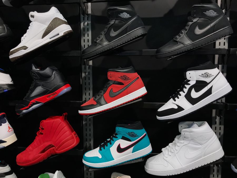 sneakers huele ai
