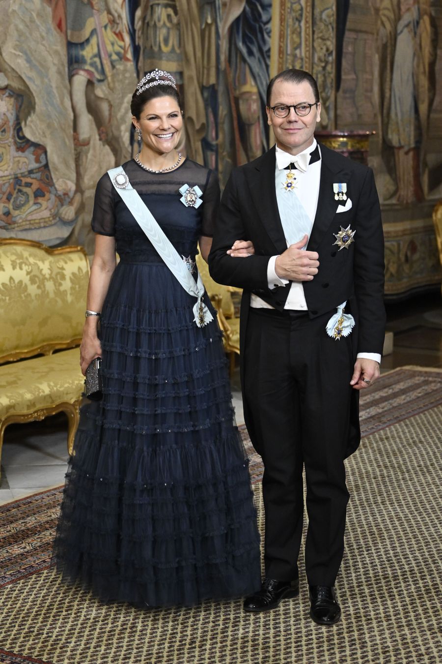 princesa victoria Suecia vestido h&m corona