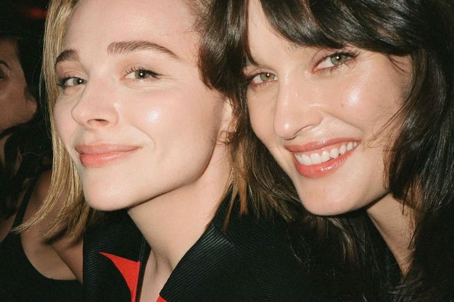 Chloë Grace Moretz comprometida