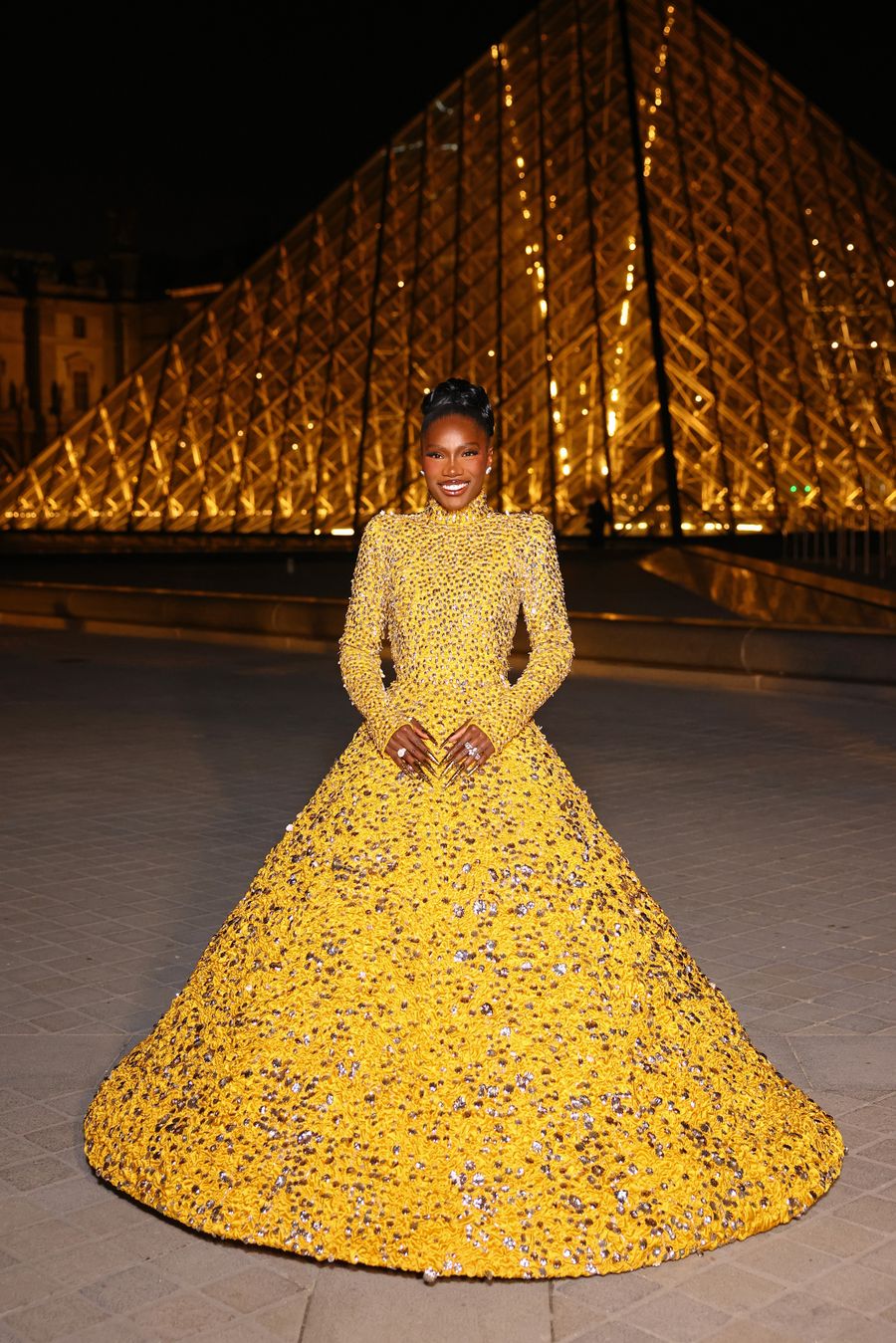 look-celebridades-met-gala-parisina
