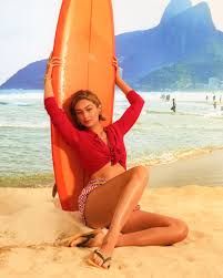 gigi hadid havaianas