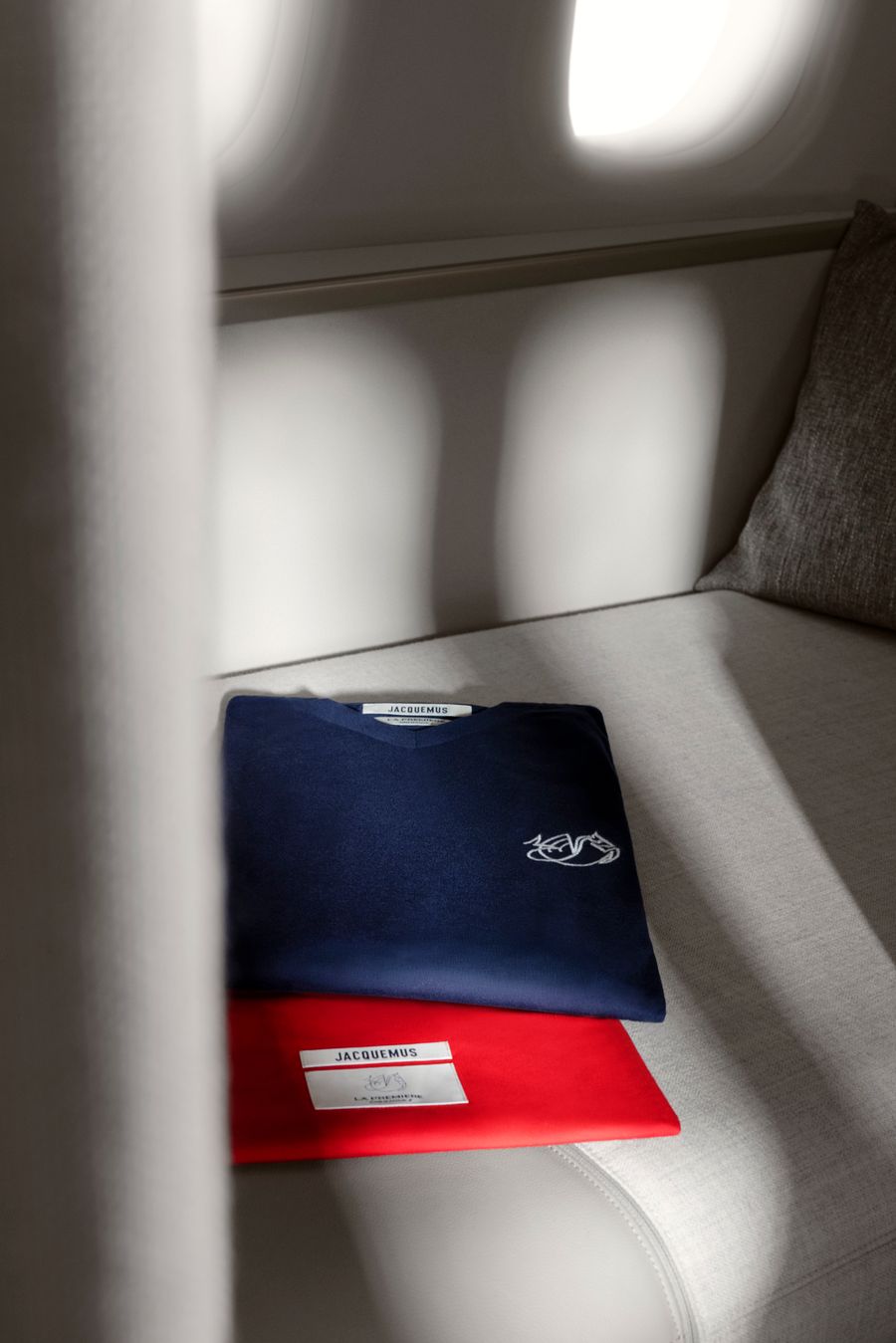 Le Pyjama Jacquemus x Air France (3) ©Air France.jpg
