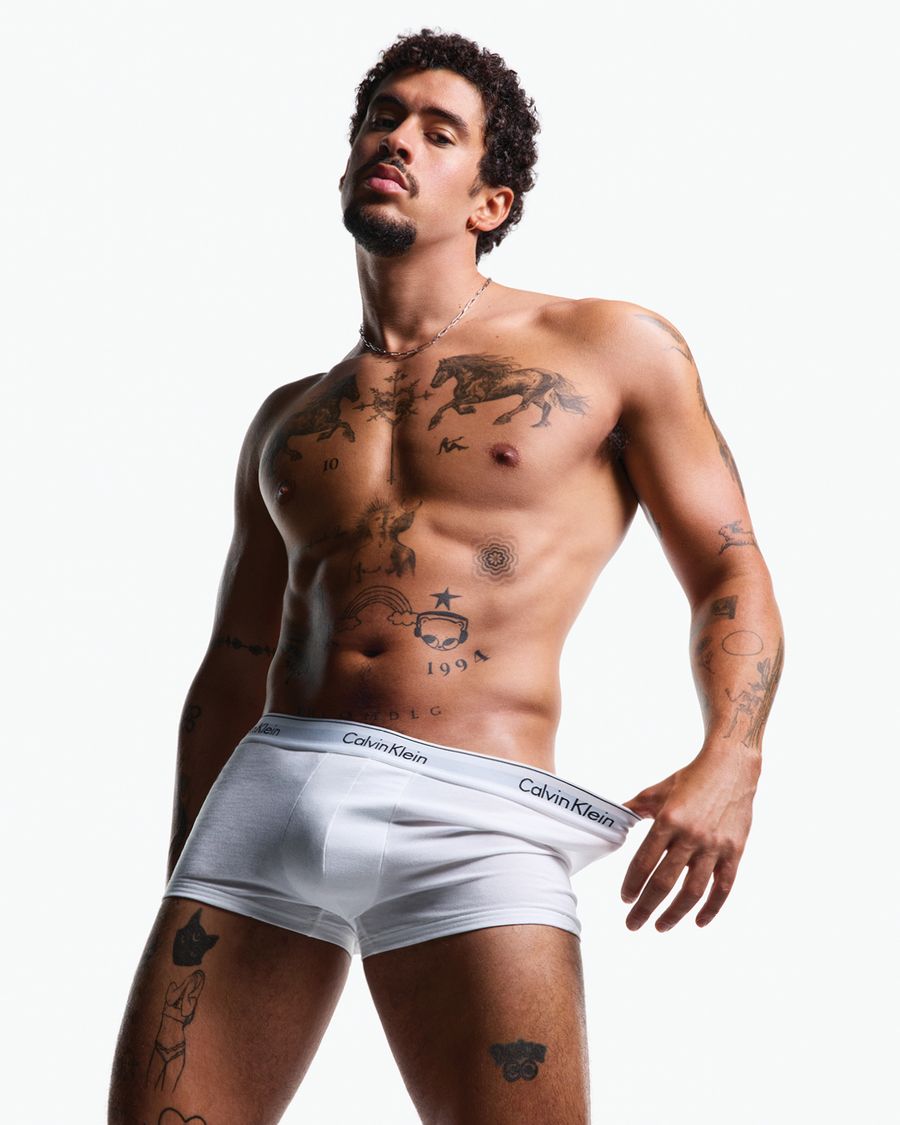 SP25_BAD_BUNNY_PR_no_logo_4.jpg