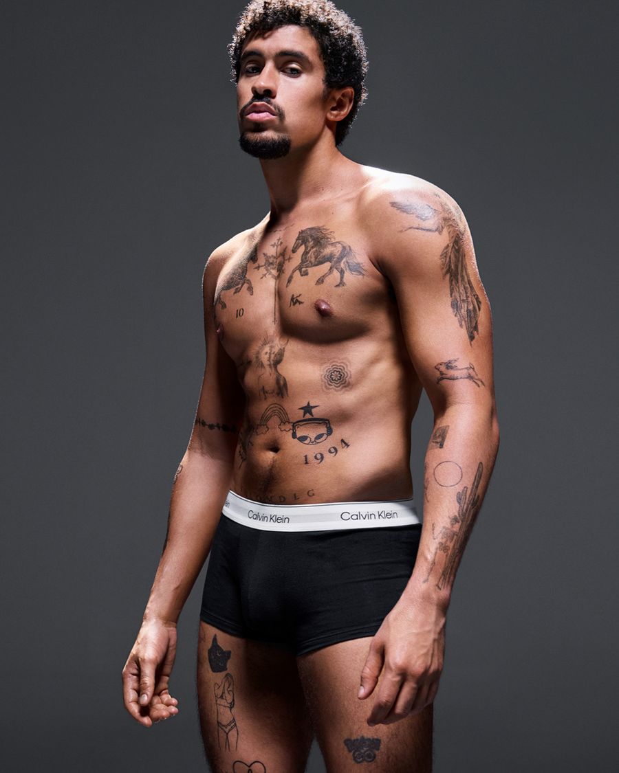 SP25_BAD_BUNNY_PR_no_logo_6.jpg
