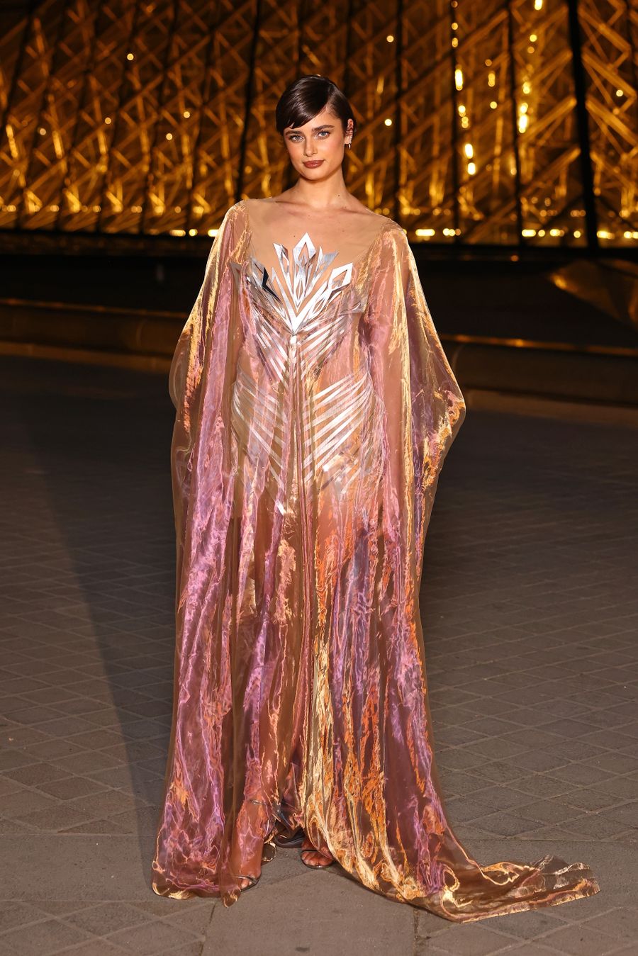 look-celebridades-met-gala-parisina