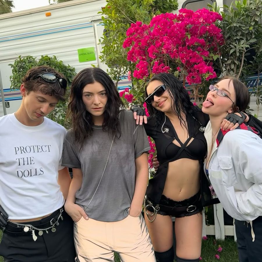 charli-xcx-invitados-coachella