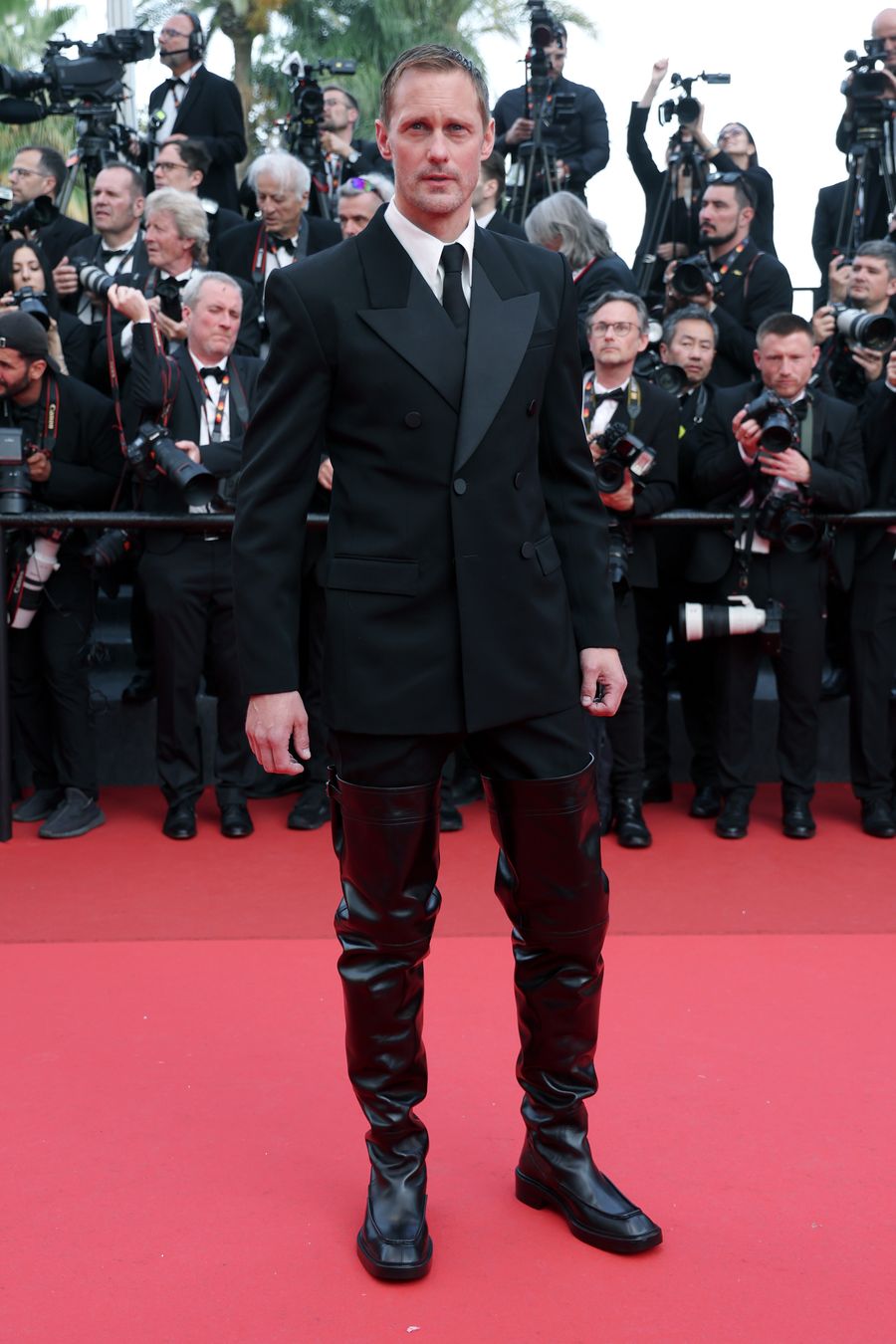 Alexander-Skarsgard-cannes-looks-