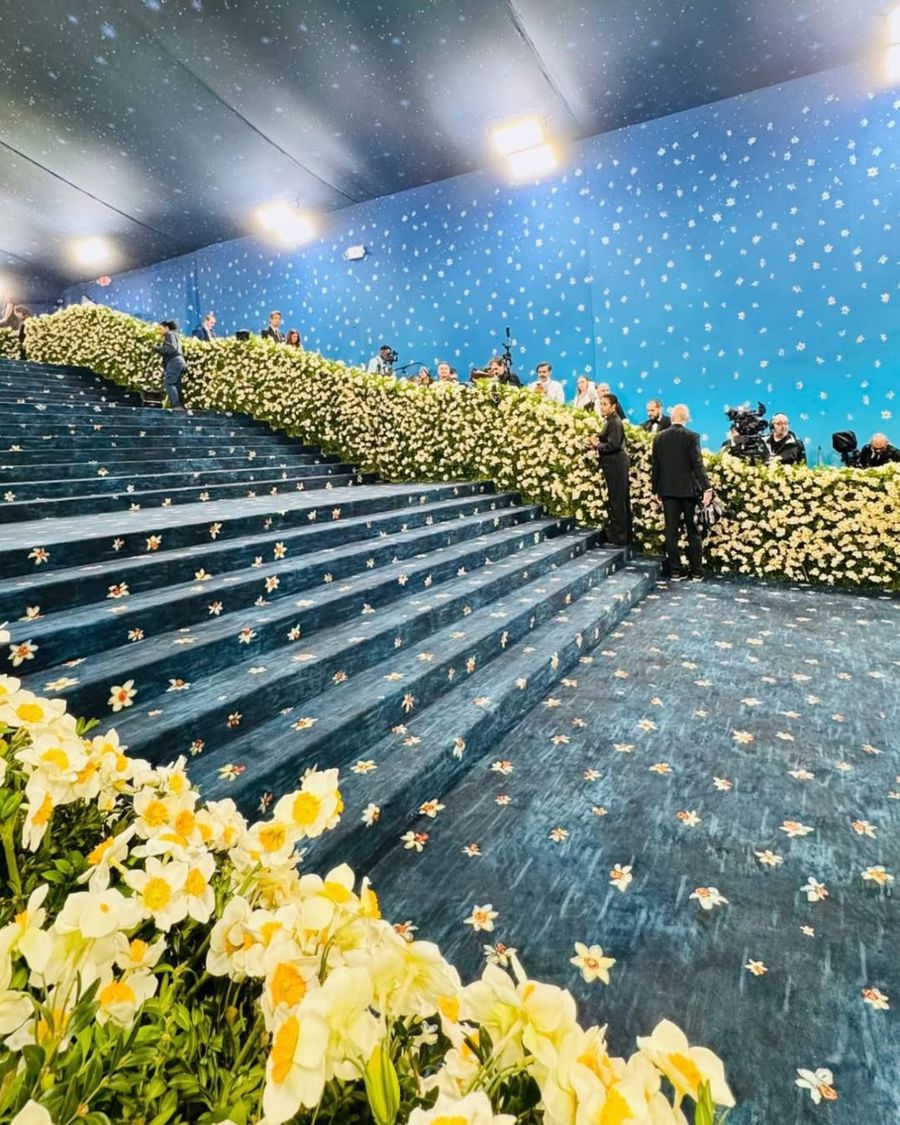 diseño-alfombra-met-gala