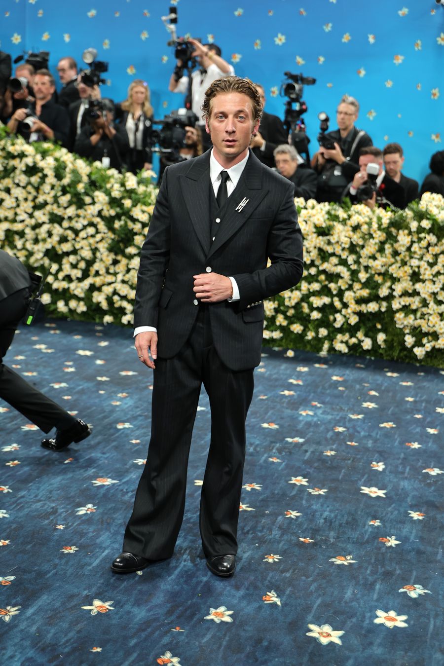 jeremy-allen-white-met-gala