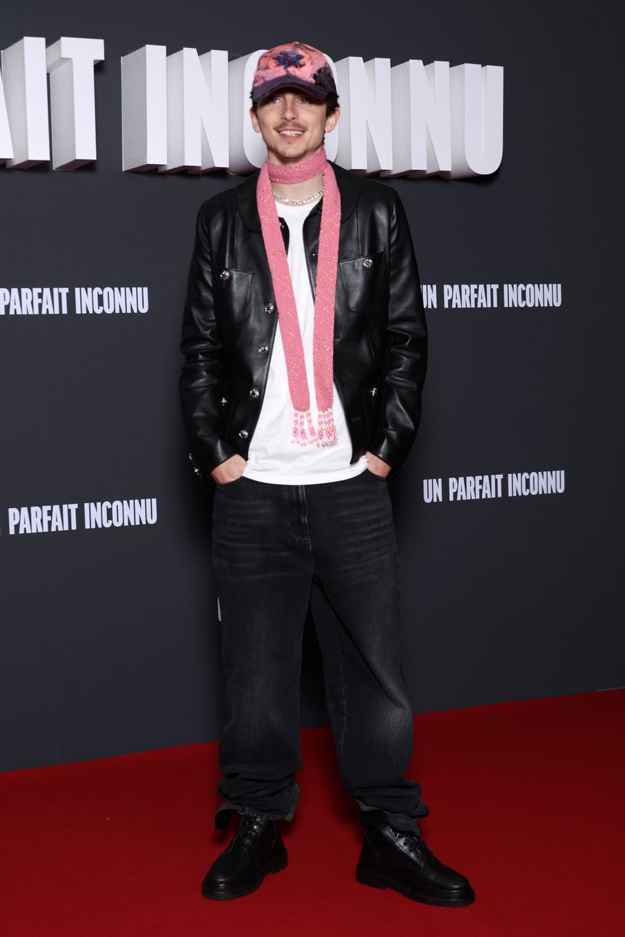 Timothee Chalamet usando bufanda 