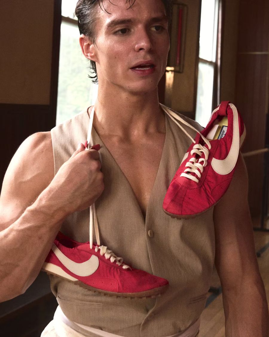 nike Nicholas Alexander Chávez