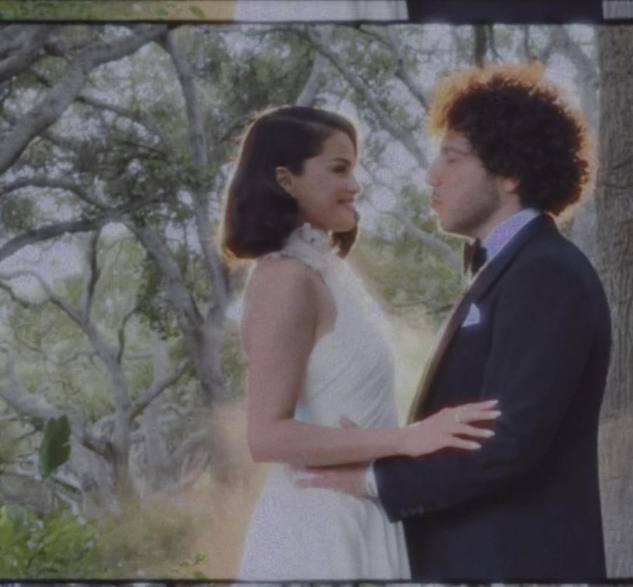 selena-gomez-vestido-boda-ralph-lauren