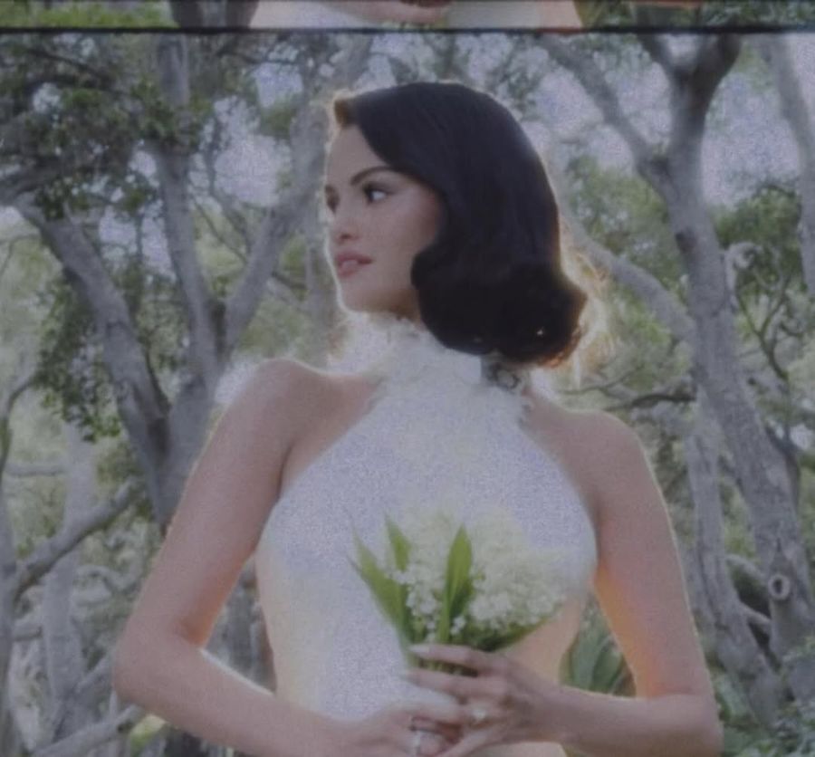 selena-gomez-vestido-boda-ralph-lauren