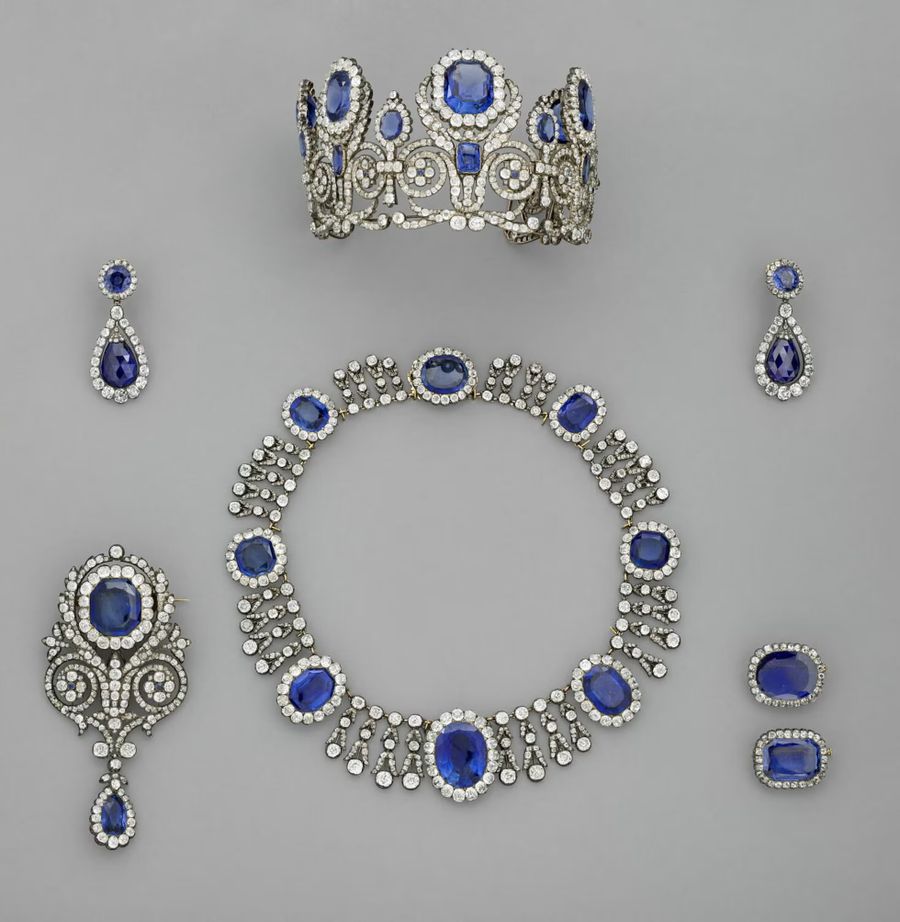 joyas-robadas-louvre-1.jpg