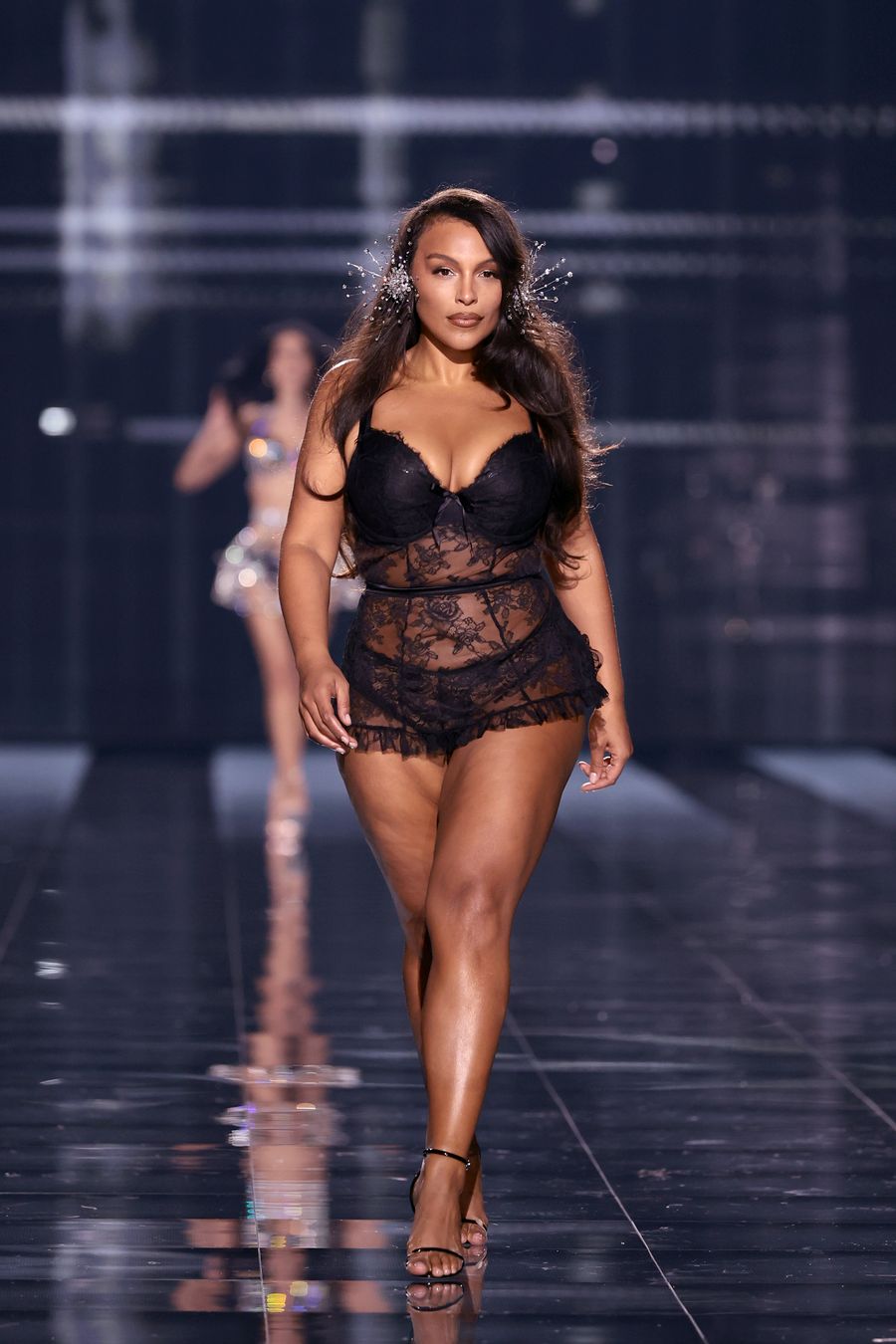 looks-victorias-secret-fashion-show-2025