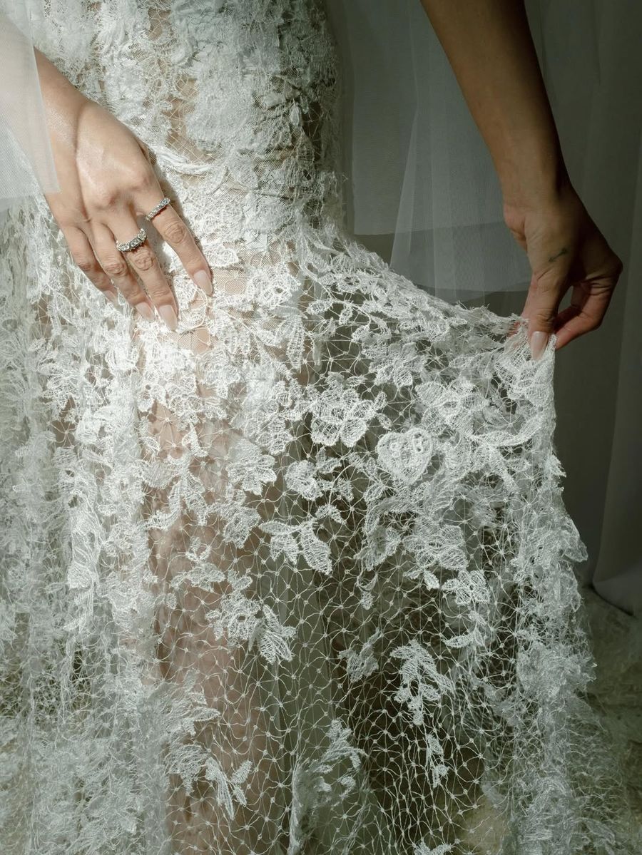 selena-gomez-tercer-vestido-novia-2.jpg