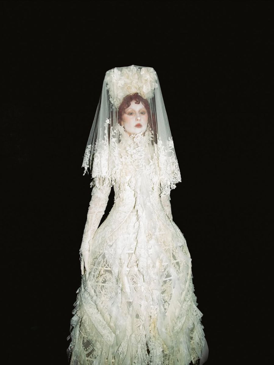 chapell-roan-alexander-mcqueen-corona-capital