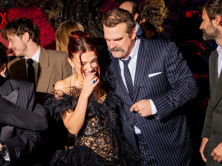 millie-bobby-brown-david-harbour