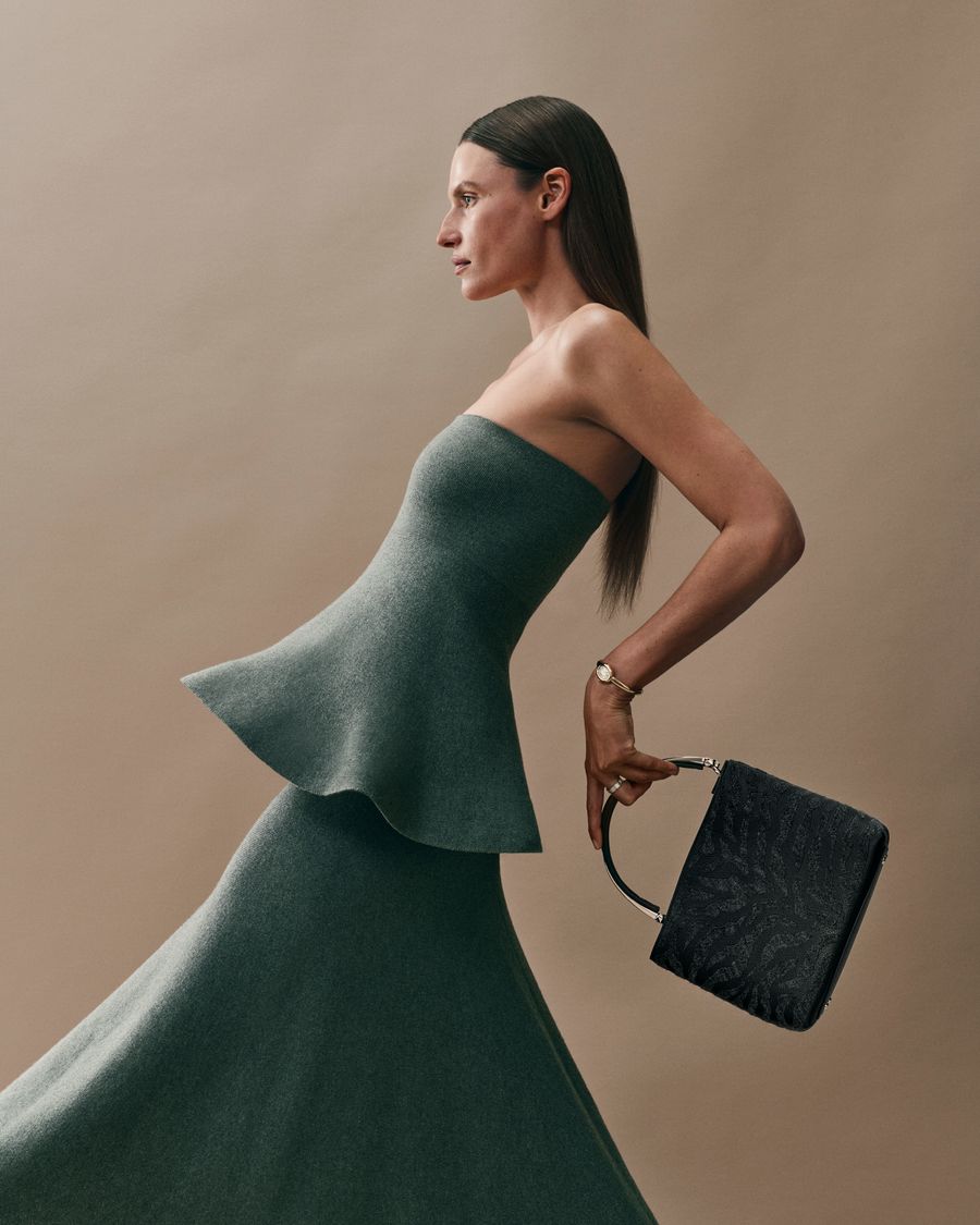EXCLUPR00016_Leathergoods_Panthère-Double_Leathergood_NA_Press_24x30_RVB.jpg