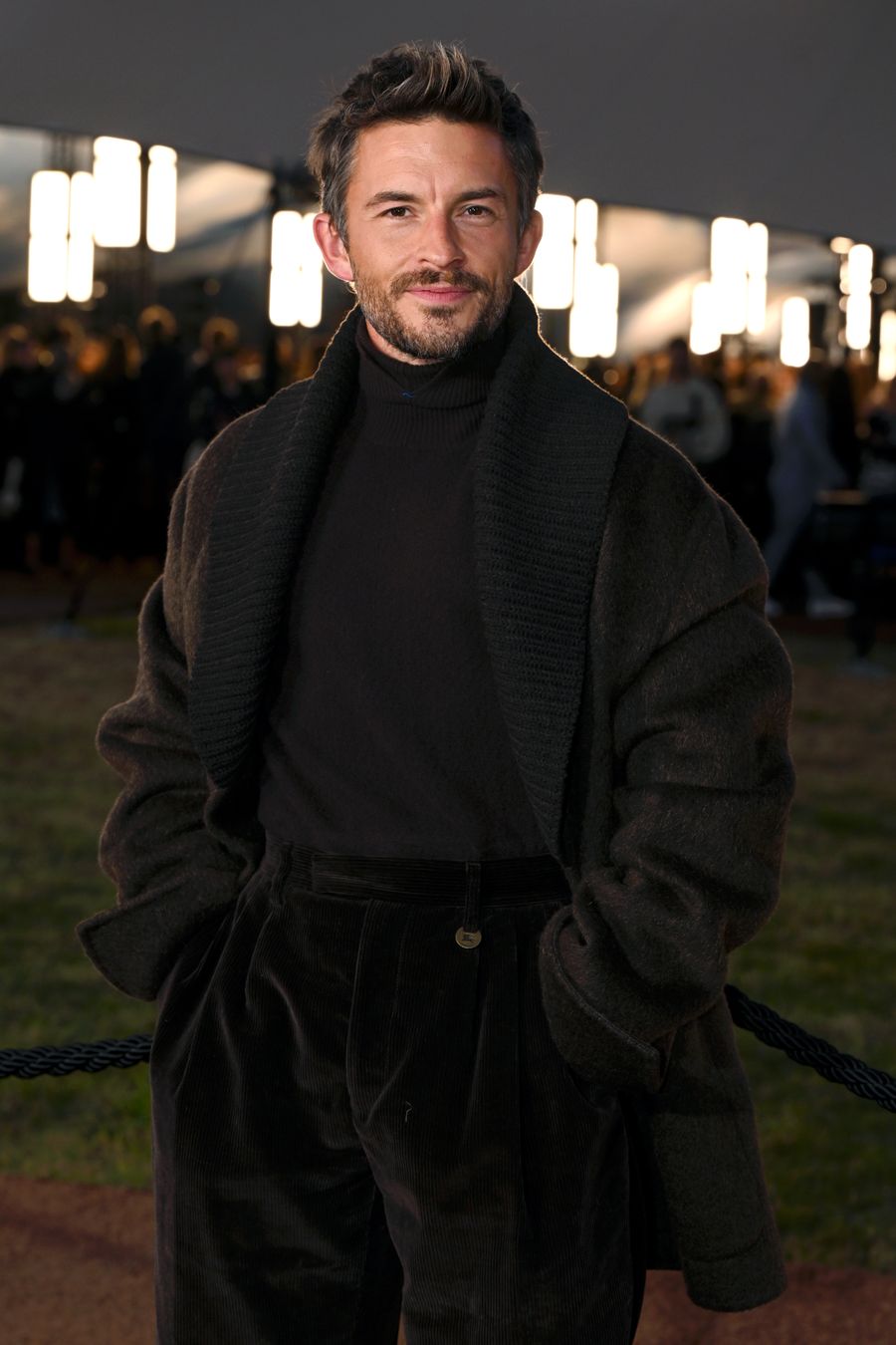 jonathan-bailey-hombre-sexy