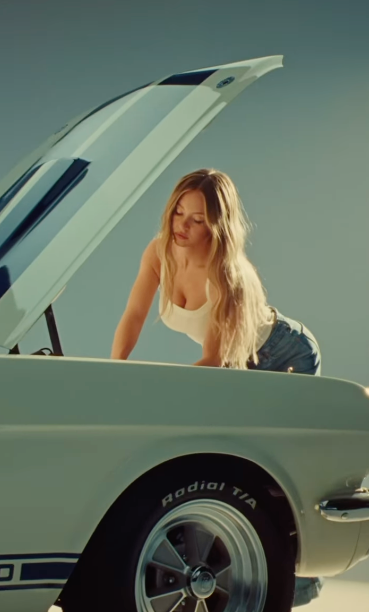 sydney-sweeney-american-eagle-jeans