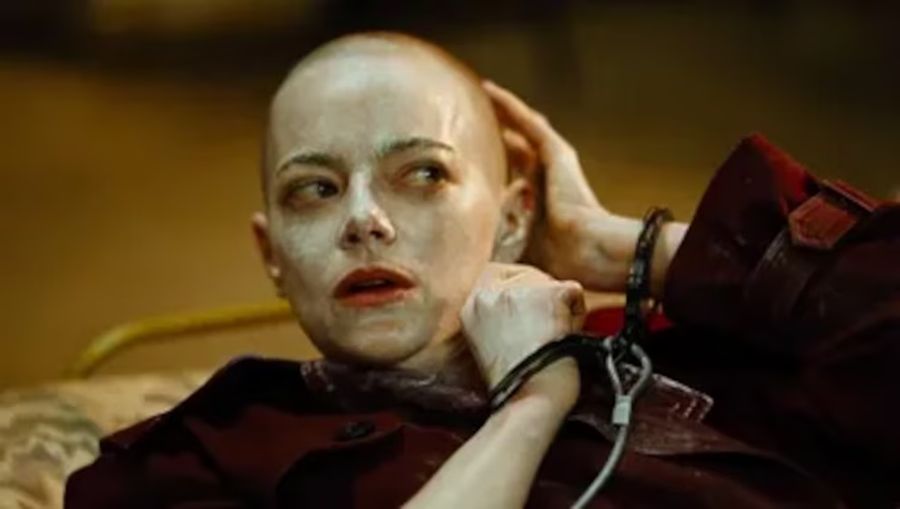 bugonia-emma-stone-transformacion