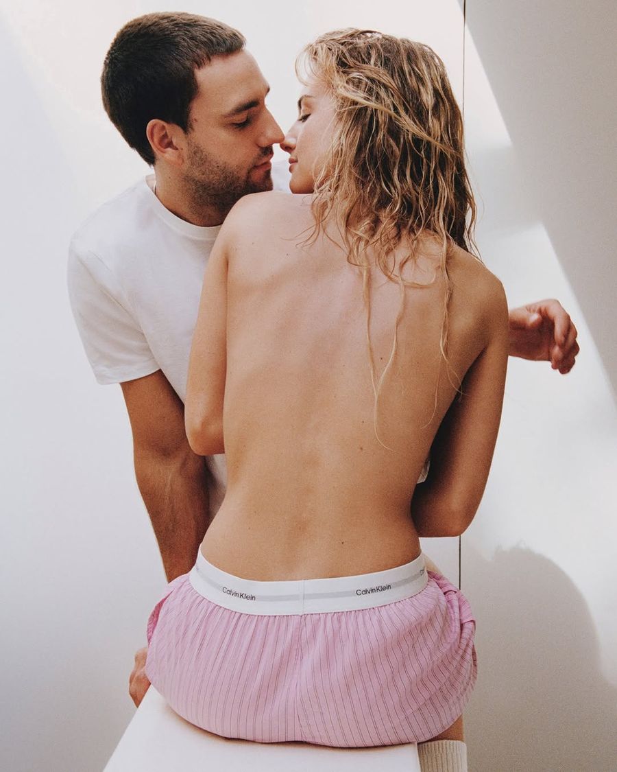 grace-van-patten-jackson-white-san-valentin-calvin-klein