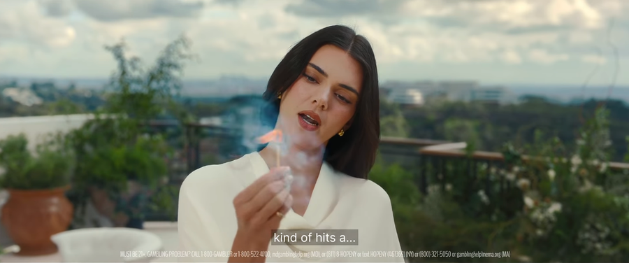 kendall-jenner-burla-ex-novios-comercial