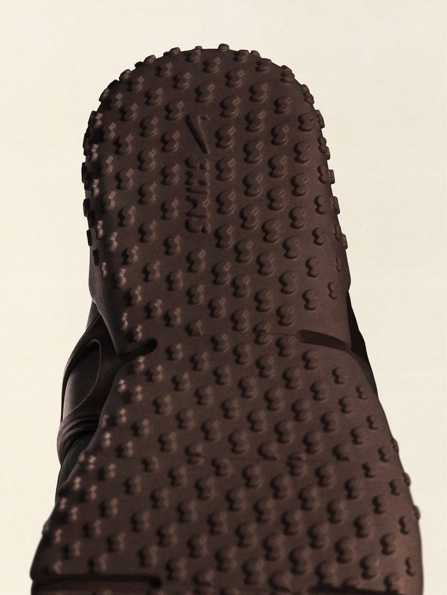nike-skims-calzado-tabi