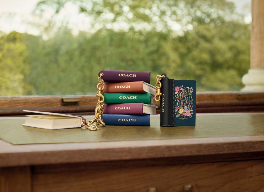 coach-charms-mini-libros