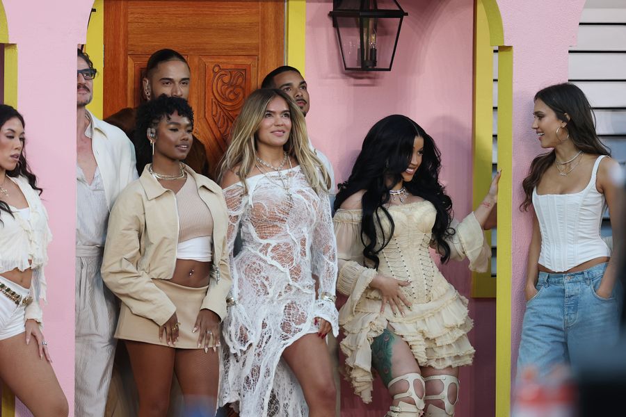 cardi b jessica alba karol g