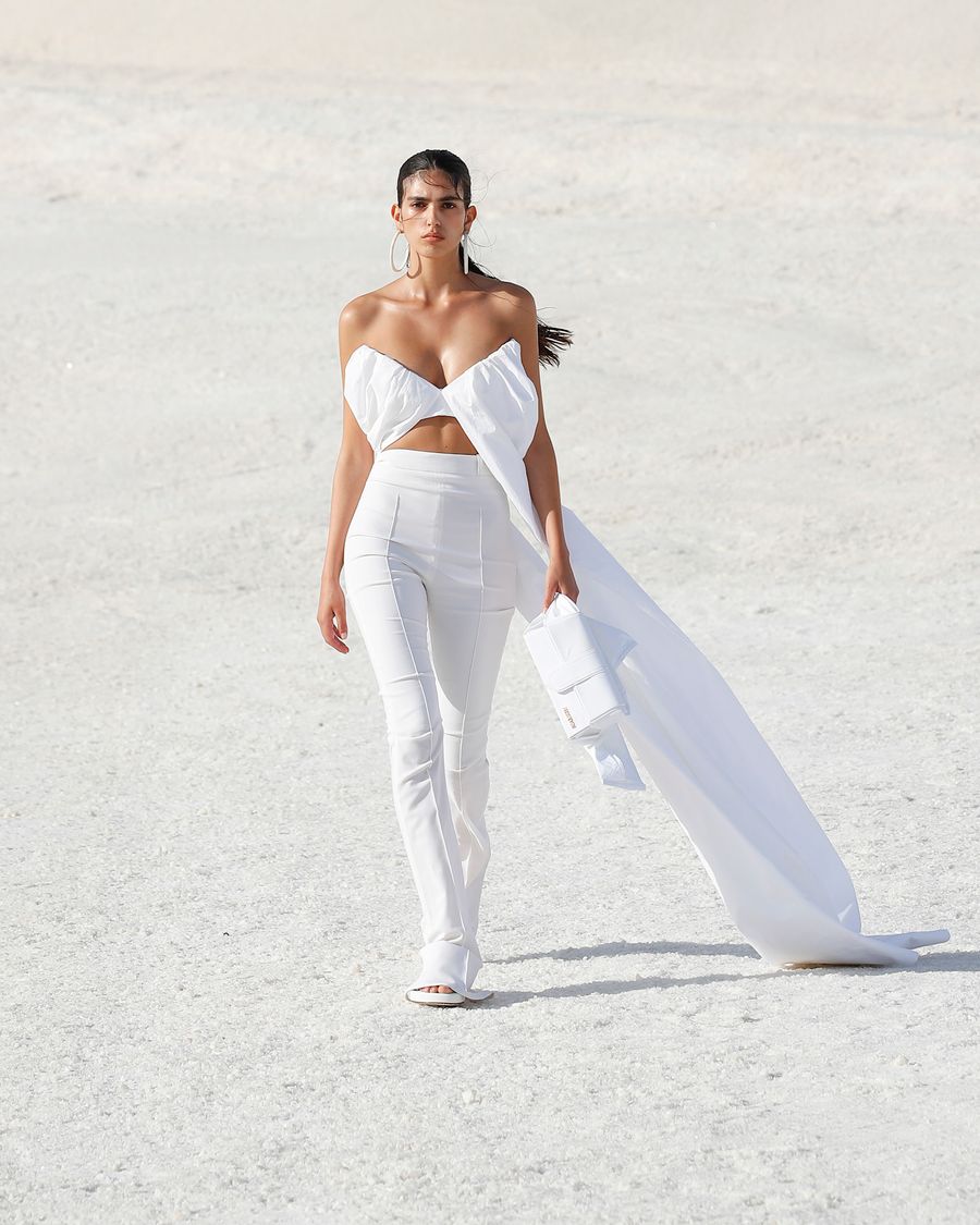 Jacquemus PO F22 001.jpg