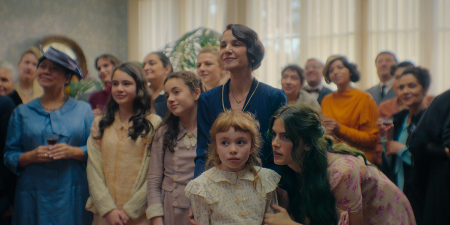 Aline Kuppenheim (Nivea), Chiara Parravicini (Rosa), Francesca Turco (Kid Clara).png