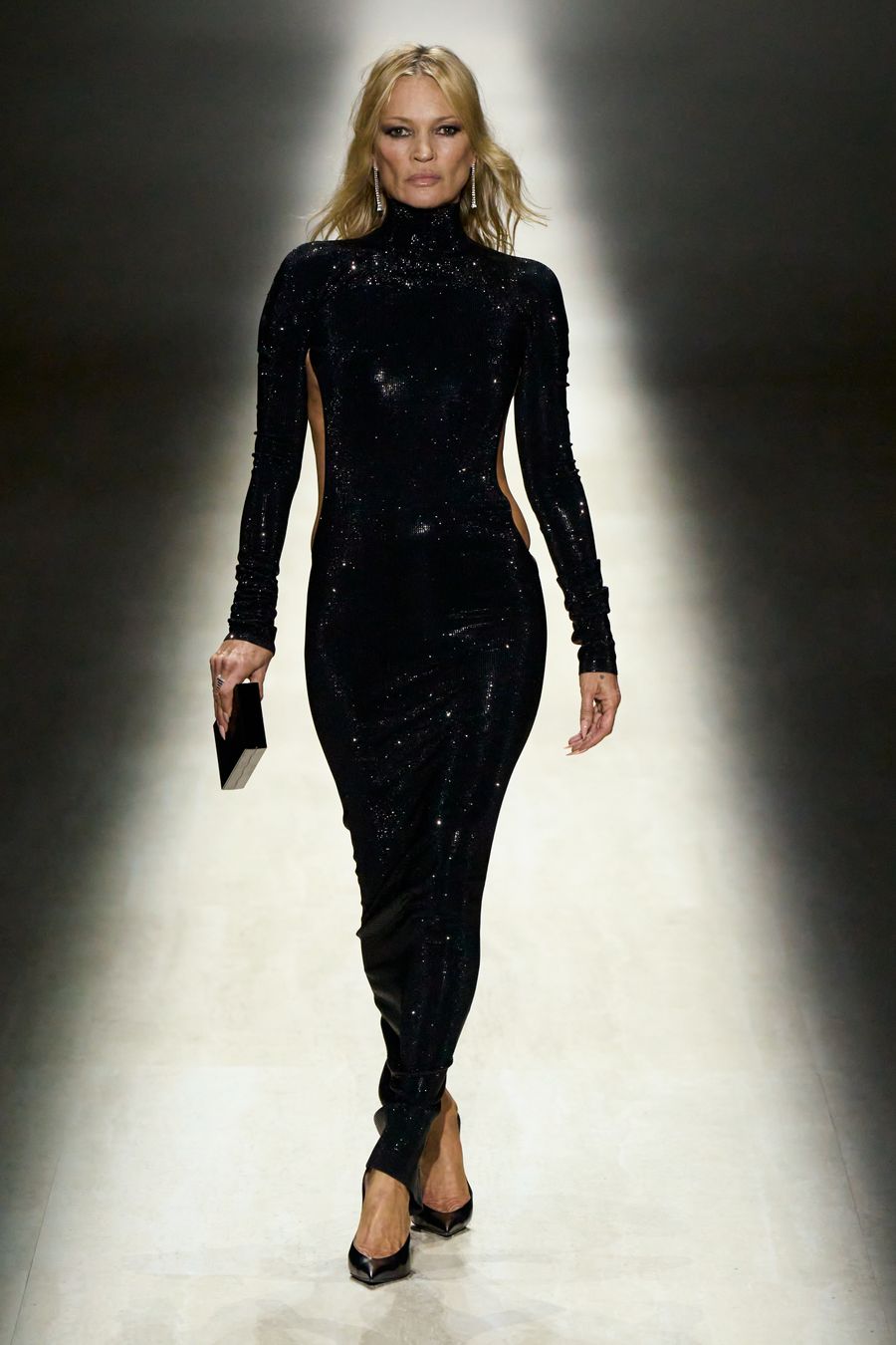 kate-moss-revive-tanga-gucci