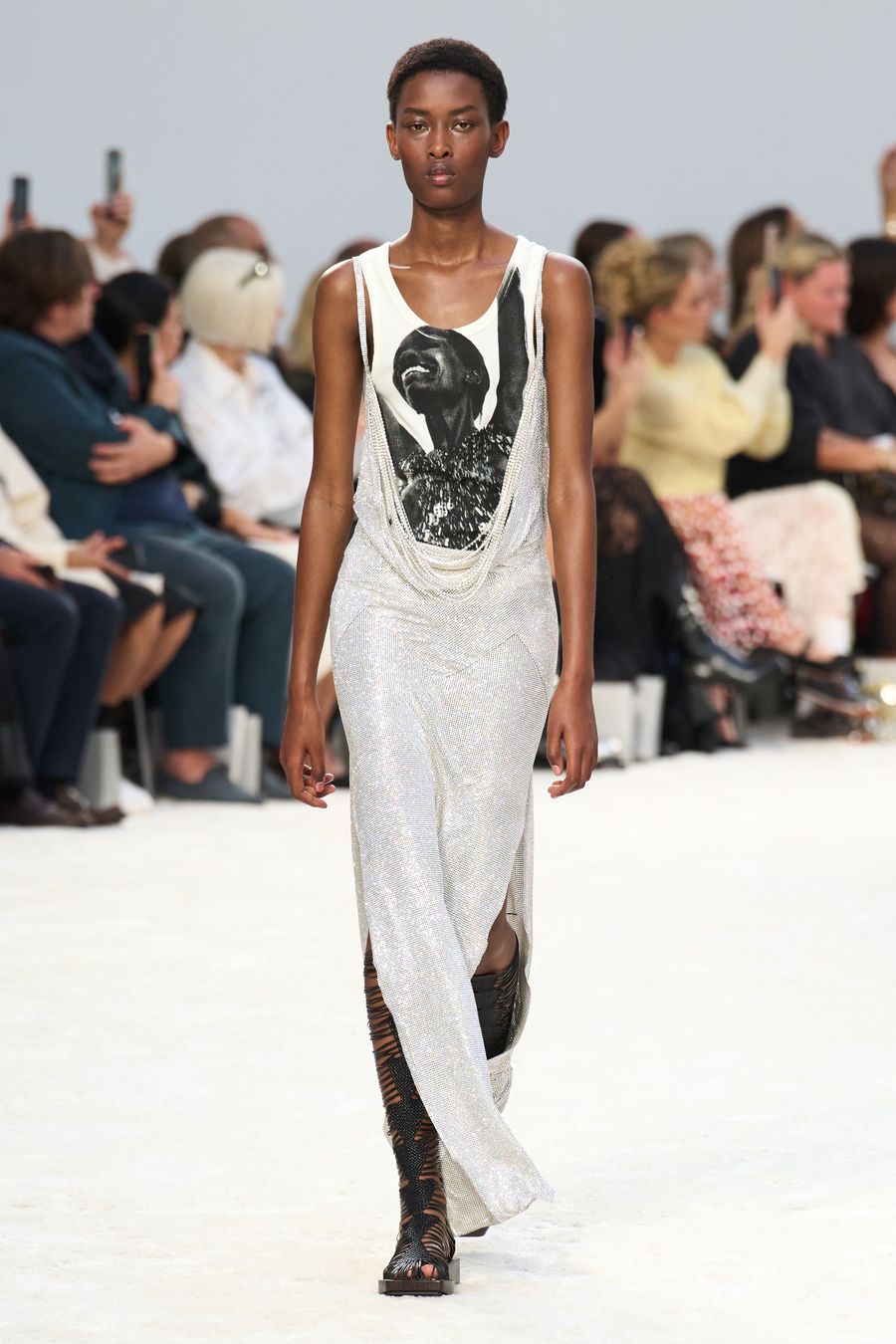 miley-cyrus-hannah-montana-method-dressing-2.jpg