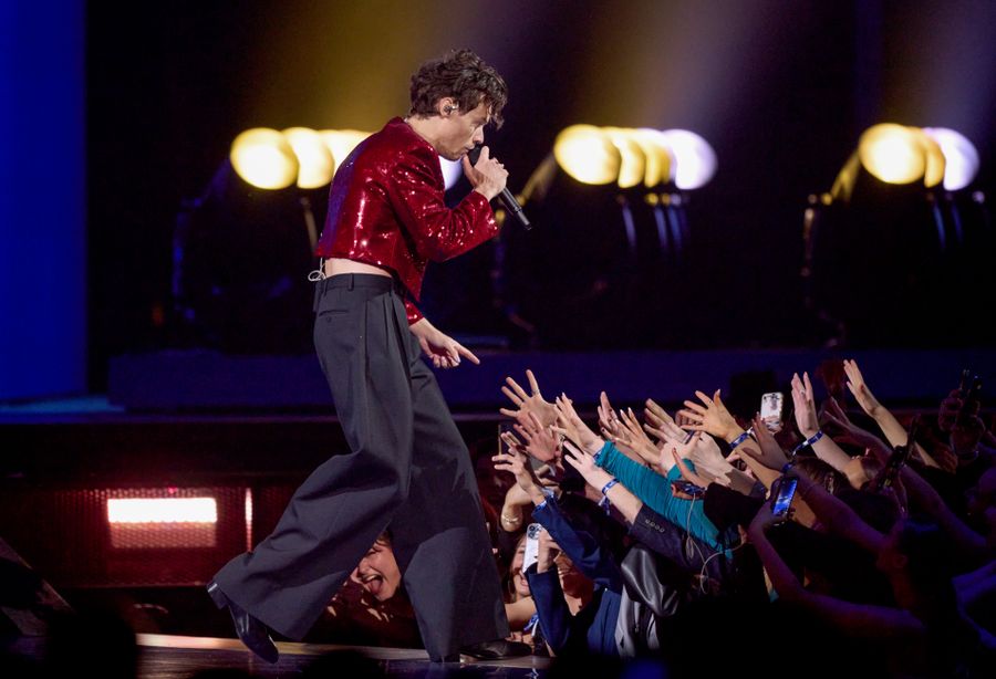 harry-styles-celulares-concierto