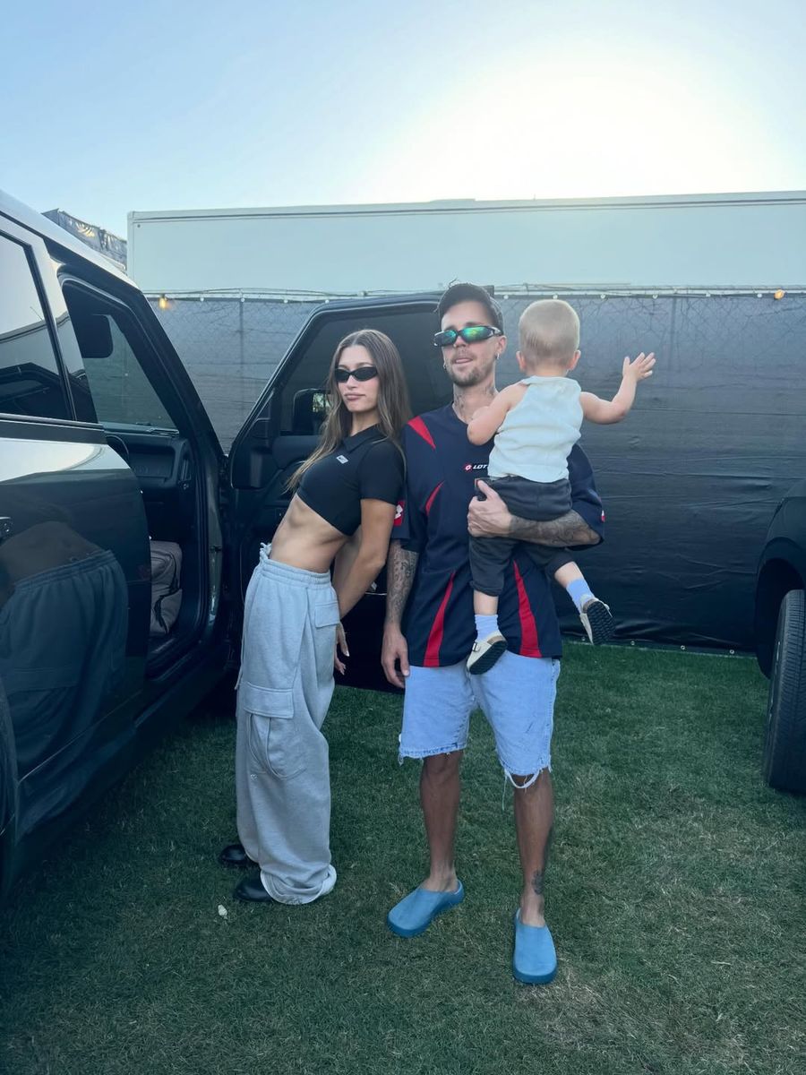 hailey-bieber-dificil-vestir-hijo