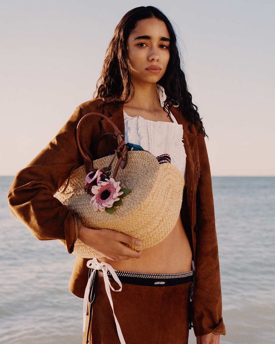 MM26_Campaign_Ete_Photo_Bag_Derived_B10_NoLogo_4x5_300dpi.jpg